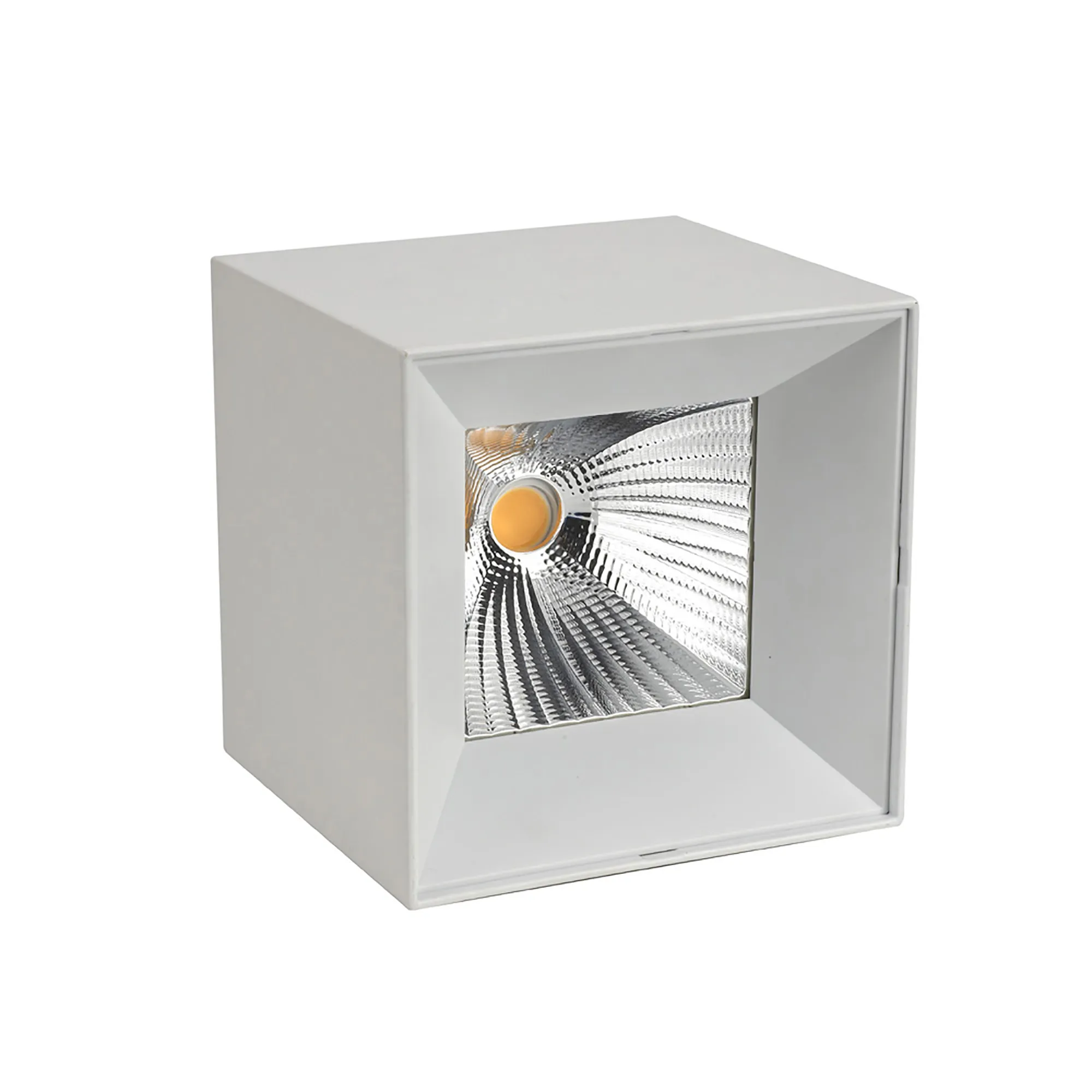 DL300146  Eox 15, 15W Surface LED Spotlight 1125lm 25° 4000K IP20